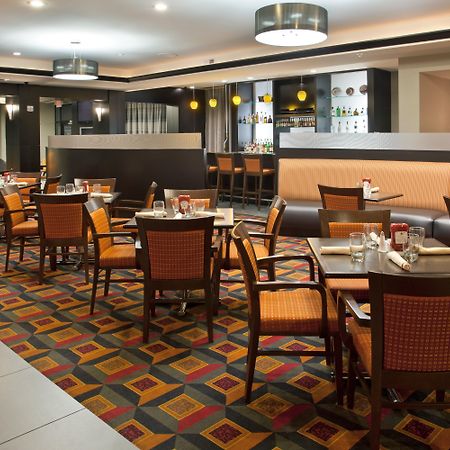 Holiday Inn Columbus-Hilliard By Ihg New Rome Ресторант снимка