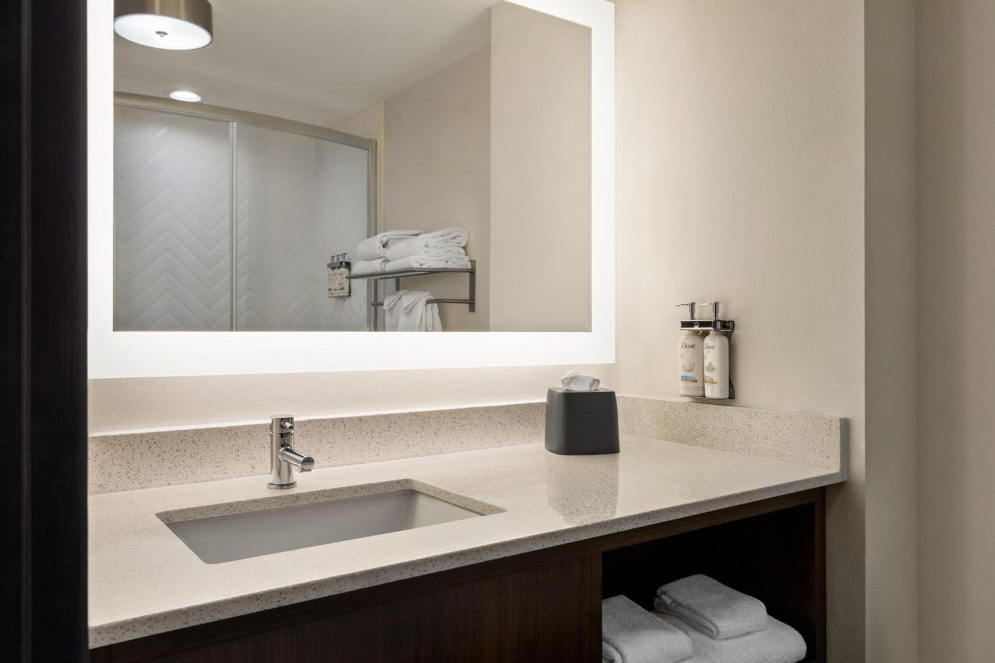 Holiday Inn Columbus-Hilliard By Ihg New Rome Екстериор снимка